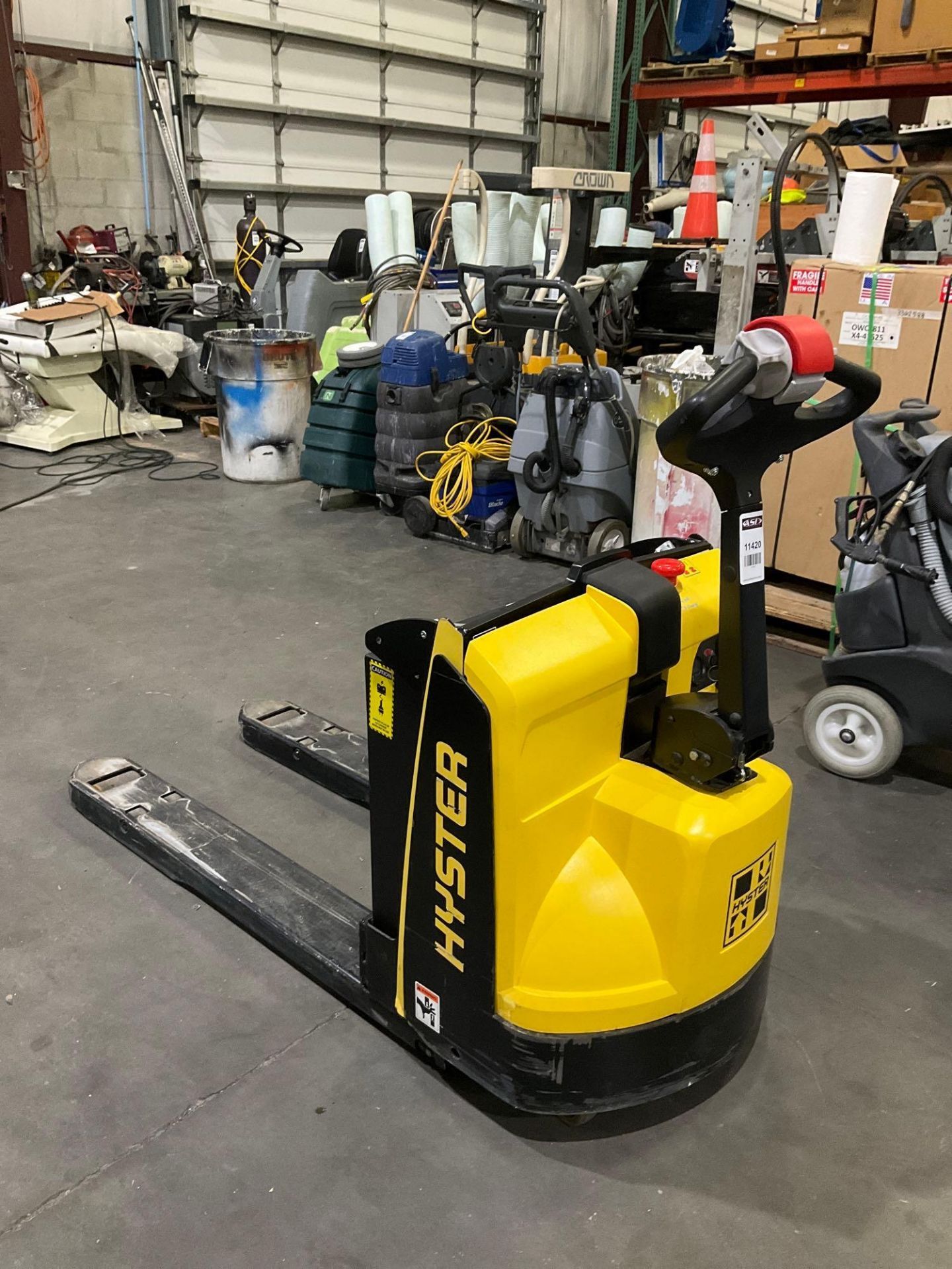 2016 HYSTER PALLET JACK MODEL W45Z-HD, ELECTRIC, APPROX 24 VOLTS, APPROX MAX CAPACITY 4500LBS, RUNS