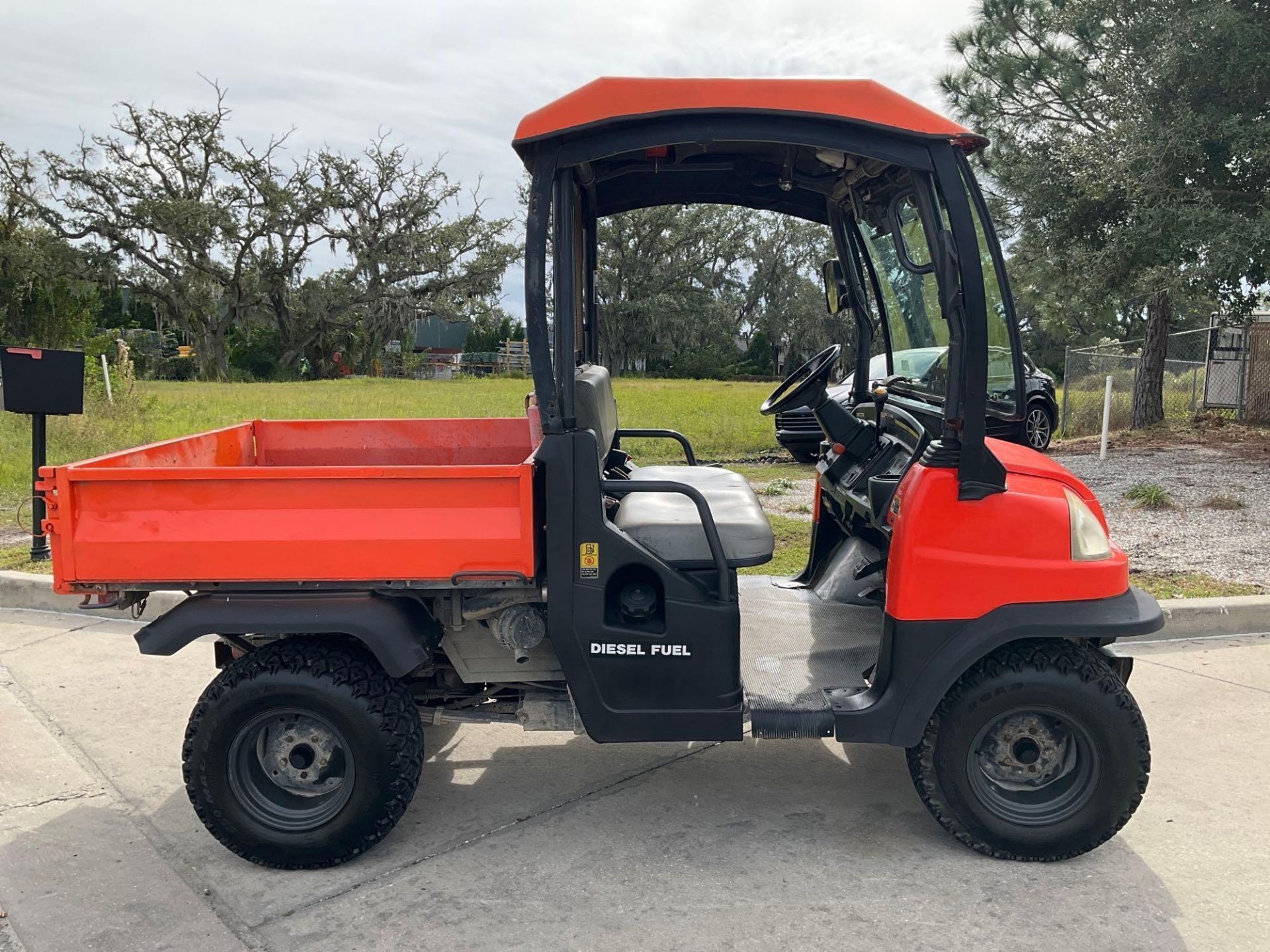 KUBOTA RTV900 UTV, DIESEL , 4WD, HITCH ON BACK, MANUAL DUMP BED, BILL OF SALE ONLY,  RUNS AND OPERAT - Image 7 of 13