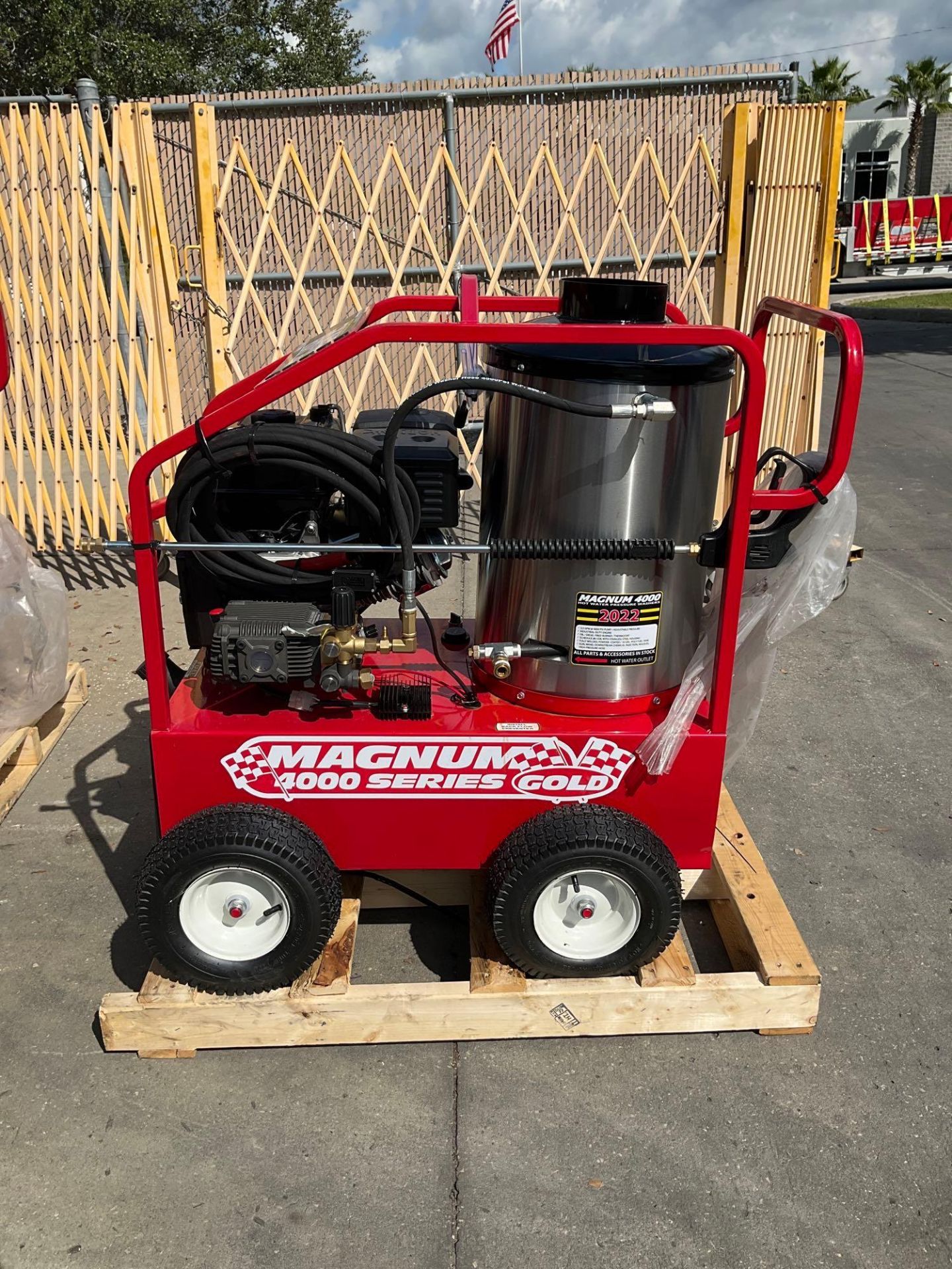 UNUSED 2022 MAGNUM 4000 SERIES GOLD HOT WATER PRESSURE WASHER,DIESEL GAS POWER, ELECTRIC START, APPR - Image 2 of 13