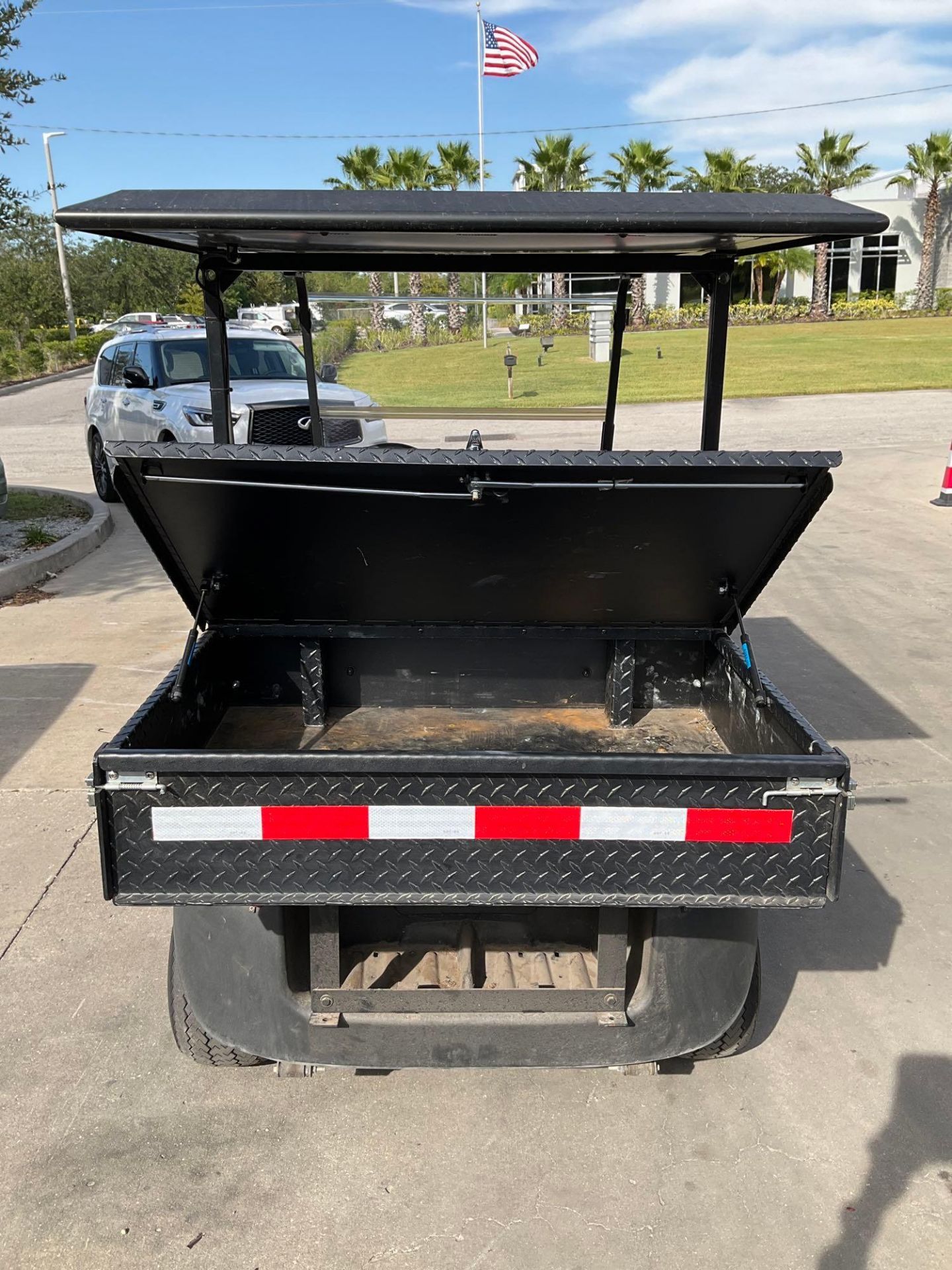 ***2014 CLUB CAR GOLF CART WITH SOLAR PANEL ROOF ATTACHED, ELECTRIC, UTILITY STORAGE BOX ATTACHED - Image 5 of 17