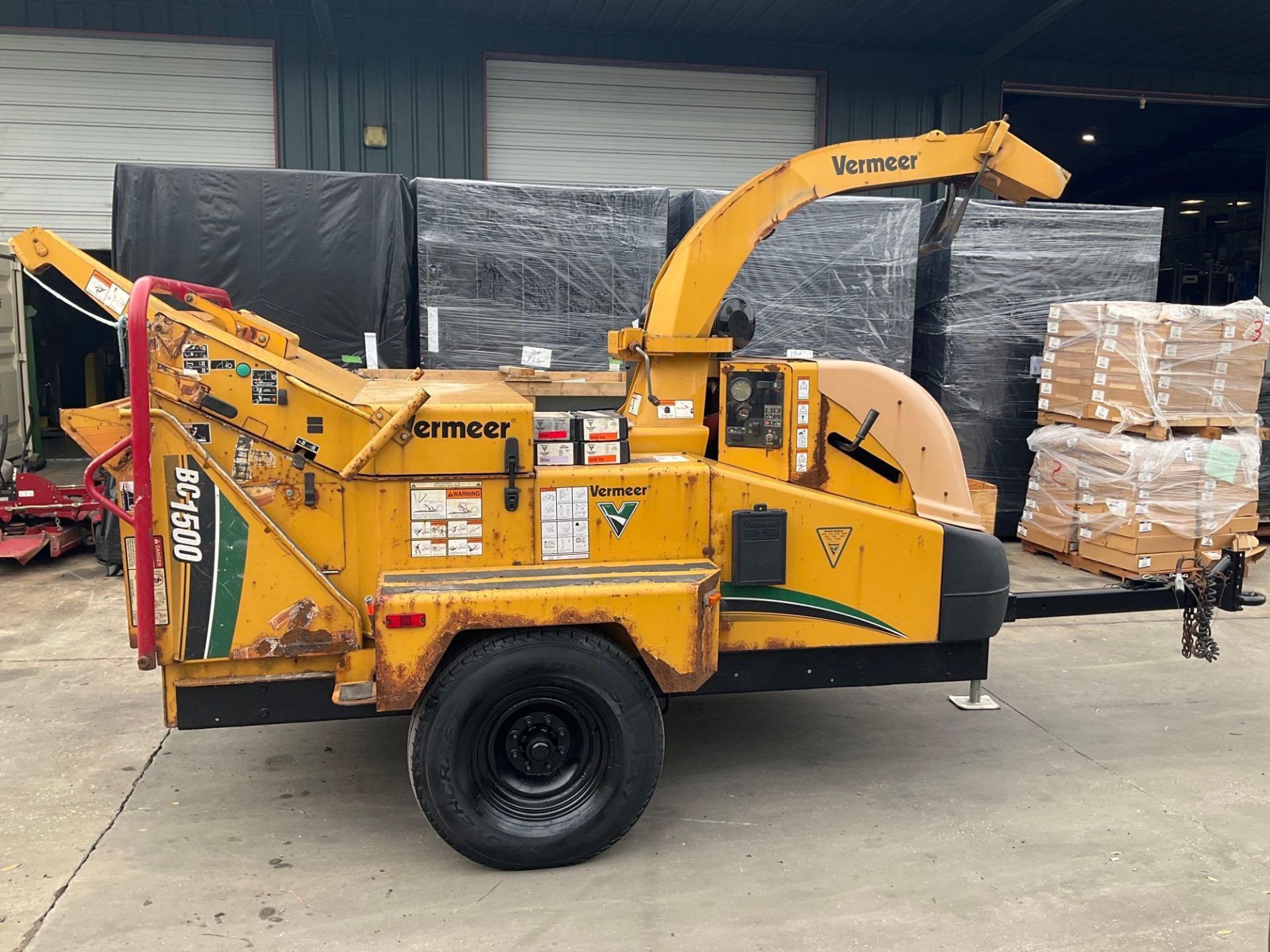 VERMEER BC1500 BRUSH CHIPPER, DIESEL, JOHN DEERE ENGINE, TRAILER MOUNTED, RUNS AND OPERATES - Image 8 of 18