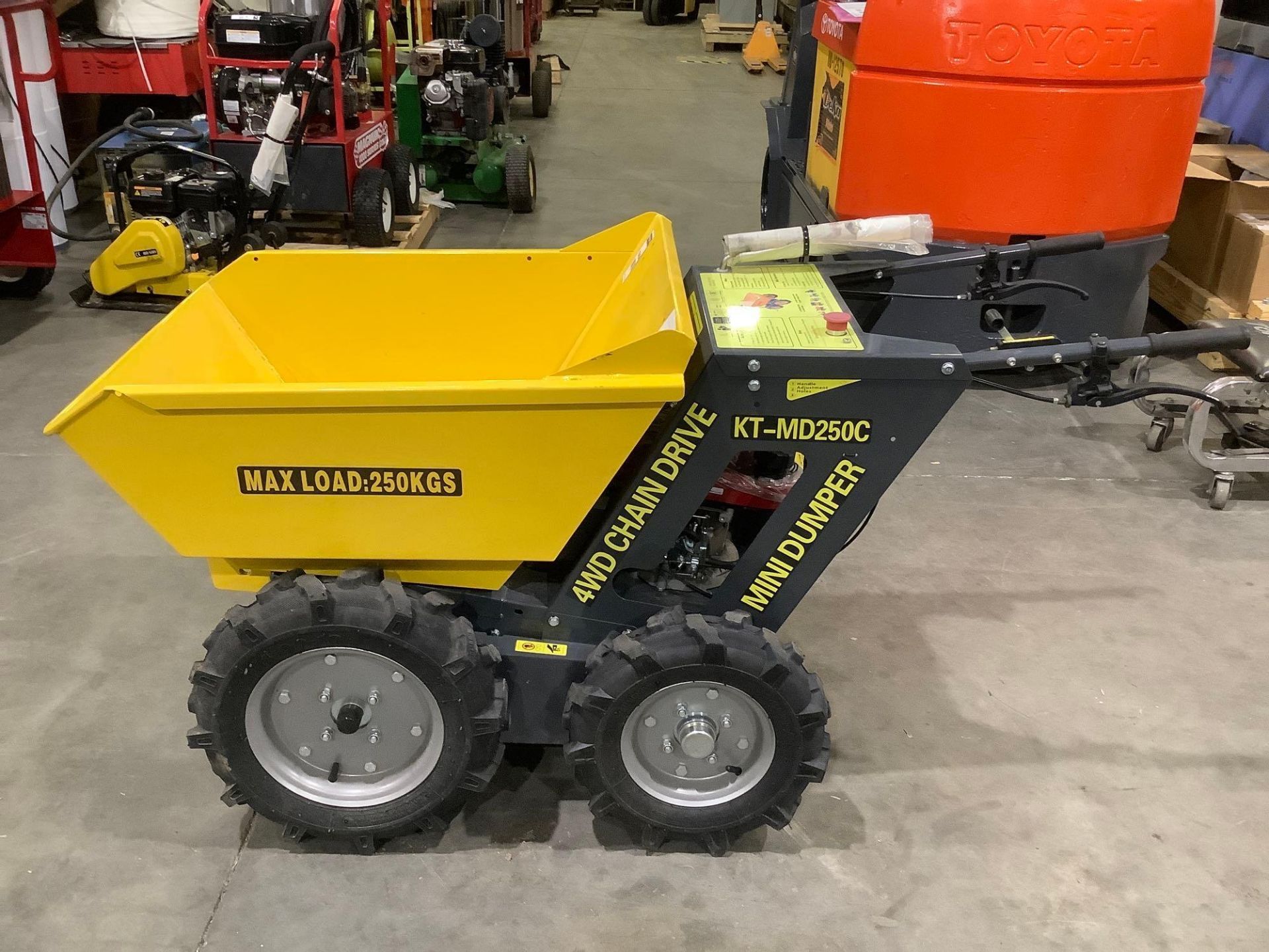 UNUSED 4WD CHAIN DRIVE MINI DUMPER MODEL KT-MD250C WITH LONCIN 196cc MOTOR, GAS POWERED, APPROX ENGI - Image 4 of 10