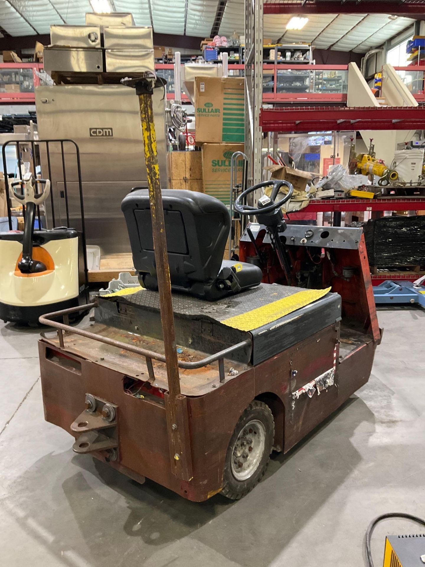 TOYOTA MID SIZE TOW TRACTOR CART MODEL CBT4, ELECTRIC, APPROX MAX DRAWBAR PULL 880 LBS, RUNS AND OPE - Image 6 of 22