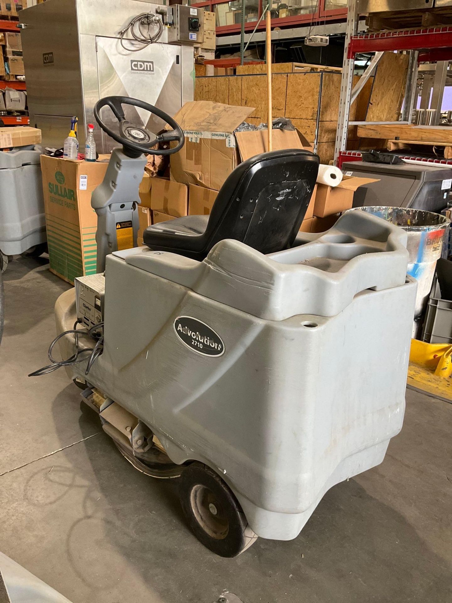 NILFISK ADVANCE RIDE ON FLOOR BURNISHER MODEL ADVOLUTION 2710, ELECTRIC, 36 VOLTS, ONE NEW BATTERY, - Image 3 of 14