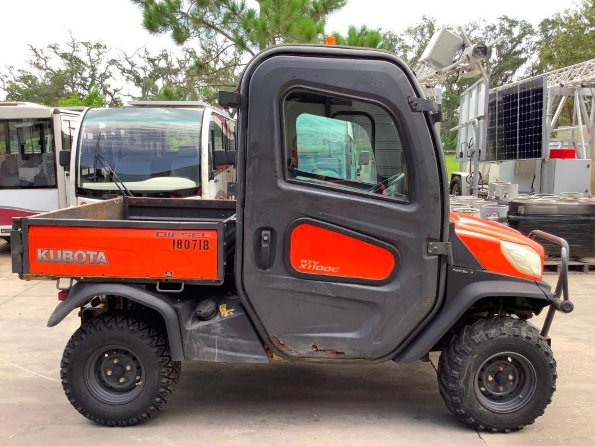 2016 KUBOTA UTV MODEL RTV - X1100C, DIESEL, ENCLOSED CAB, 4WD, HYDRAULIC DUMP BED , HITCH ON FRONT - Image 2 of 19