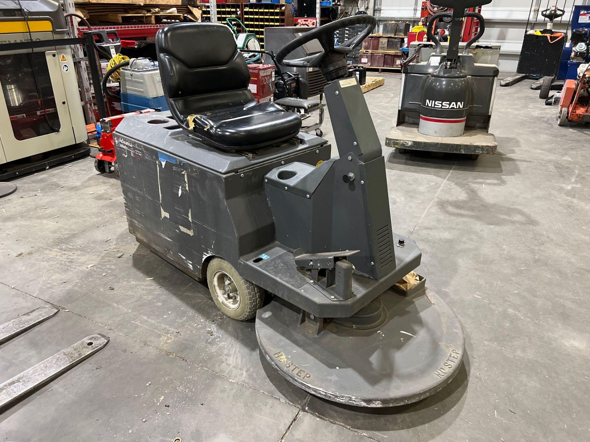 NILFISK ADVANCE WHIRLMATIC RIDE ON FLOOR BURNISHER MODEL 2700, NEEDS BRUSH, ELECTRIC, 36 VOLTS, RUNS - Image 3 of 9