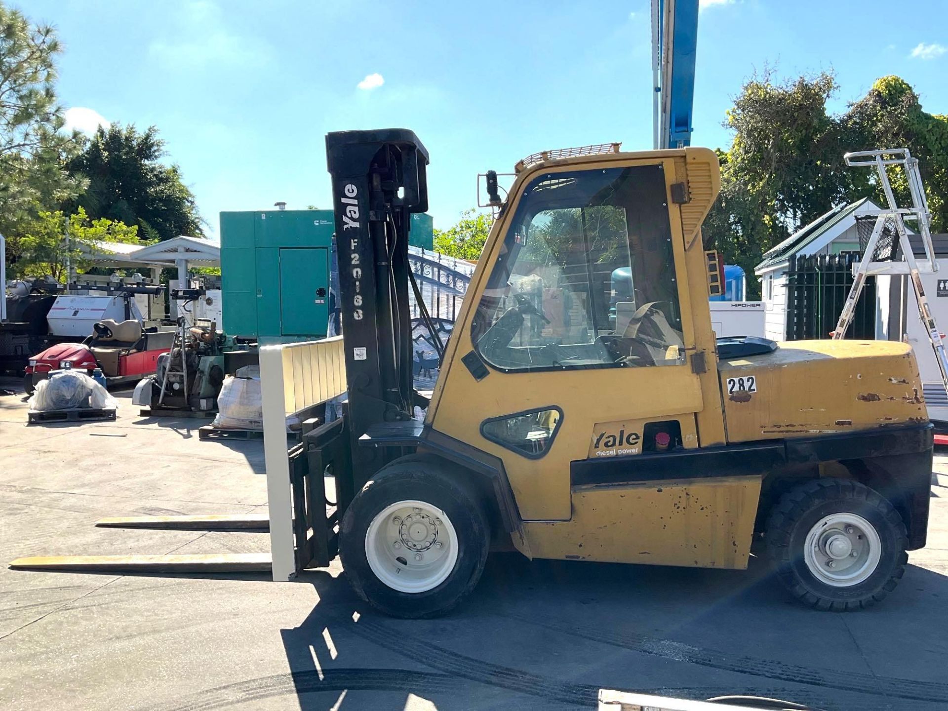 YALE FORKLIFT MODEL GDP120MJNPBE099, DIESEL, ENCLOSED CAB, APPROX MAX CAPACITY 10,450LB, APPROX MAX - Image 3 of 13