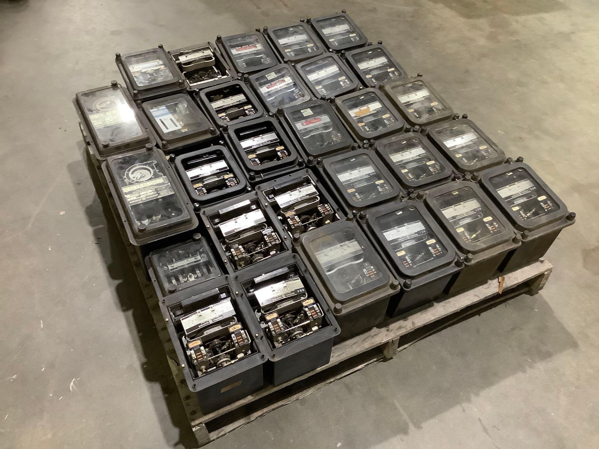 PALLET OF ASSORTED GENERAL ELECTRIC RELY, GENERAL ELECTRIC TIME OVERCURRENT RELAY, GENERAL ELECTRIC - Image 3 of 8