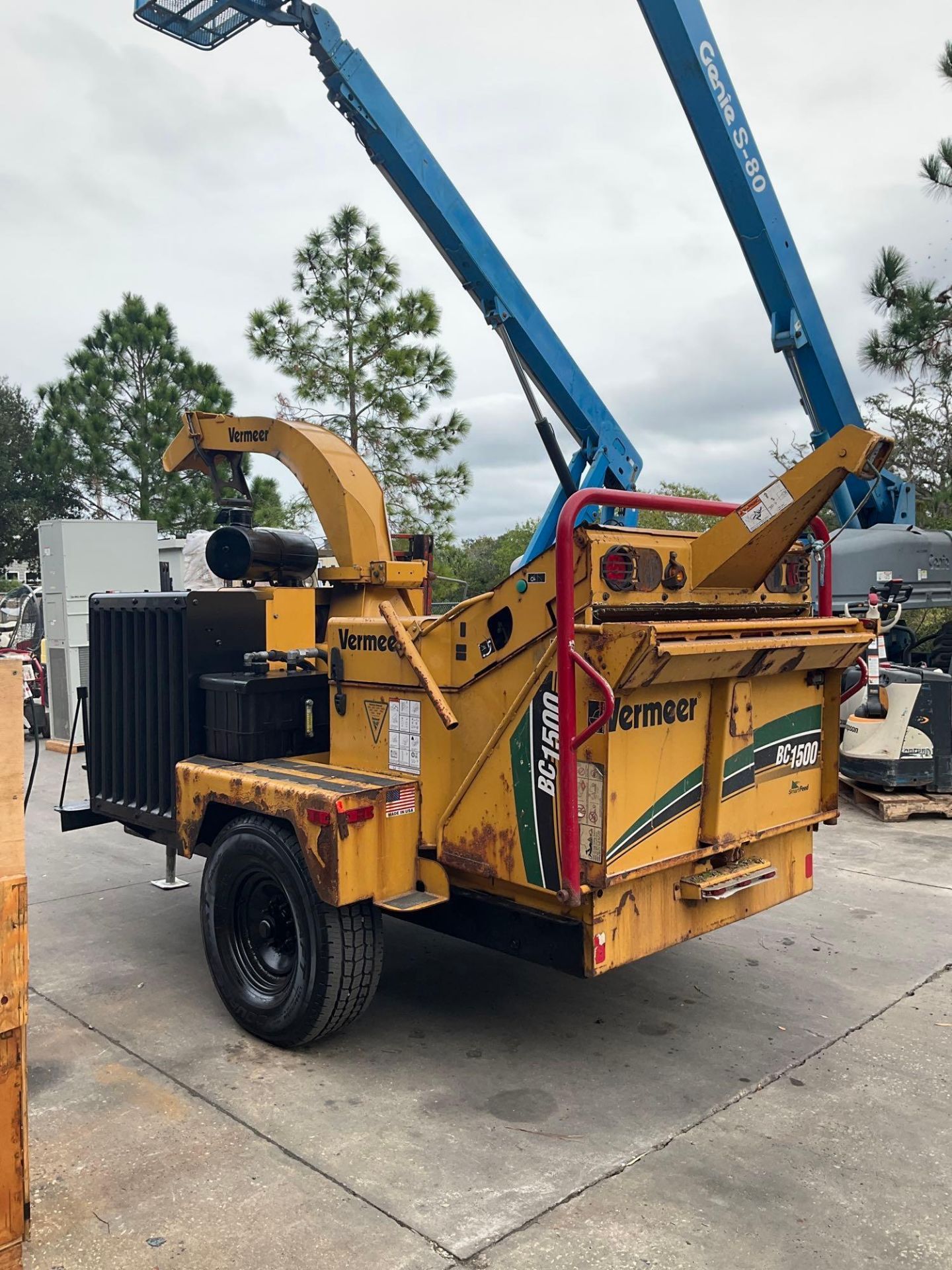 VERMEER BC1500 BRUSH CHIPPER, DIESEL, JOHN DEERE ENGINE, TRAILER MOUNTED, RUNS AND OPERATES - Image 4 of 18