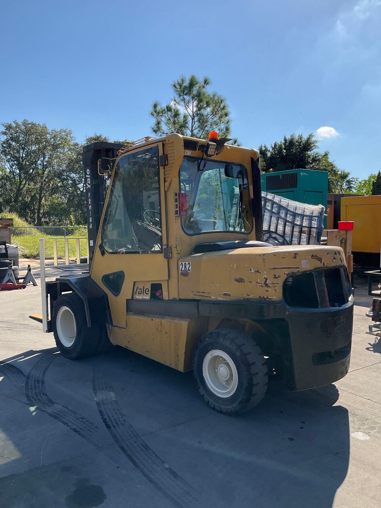 YALE FORKLIFT MODEL GDP120MJNPBE099, DIESEL, ENCLOSED CAB, APPROX MAX CAPACITY 10,450LB, APPROX MAX - Image 4 of 13