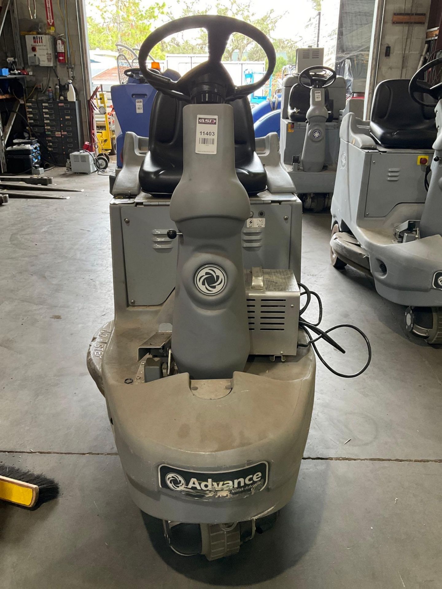 NILFISK ADVANCE RIDE ON FLOOR BURNISHER MODEL ADVOLUTION 2710, ELECTRIC, 36 VOLTS, ONE NEW BATTERY, - Image 8 of 14