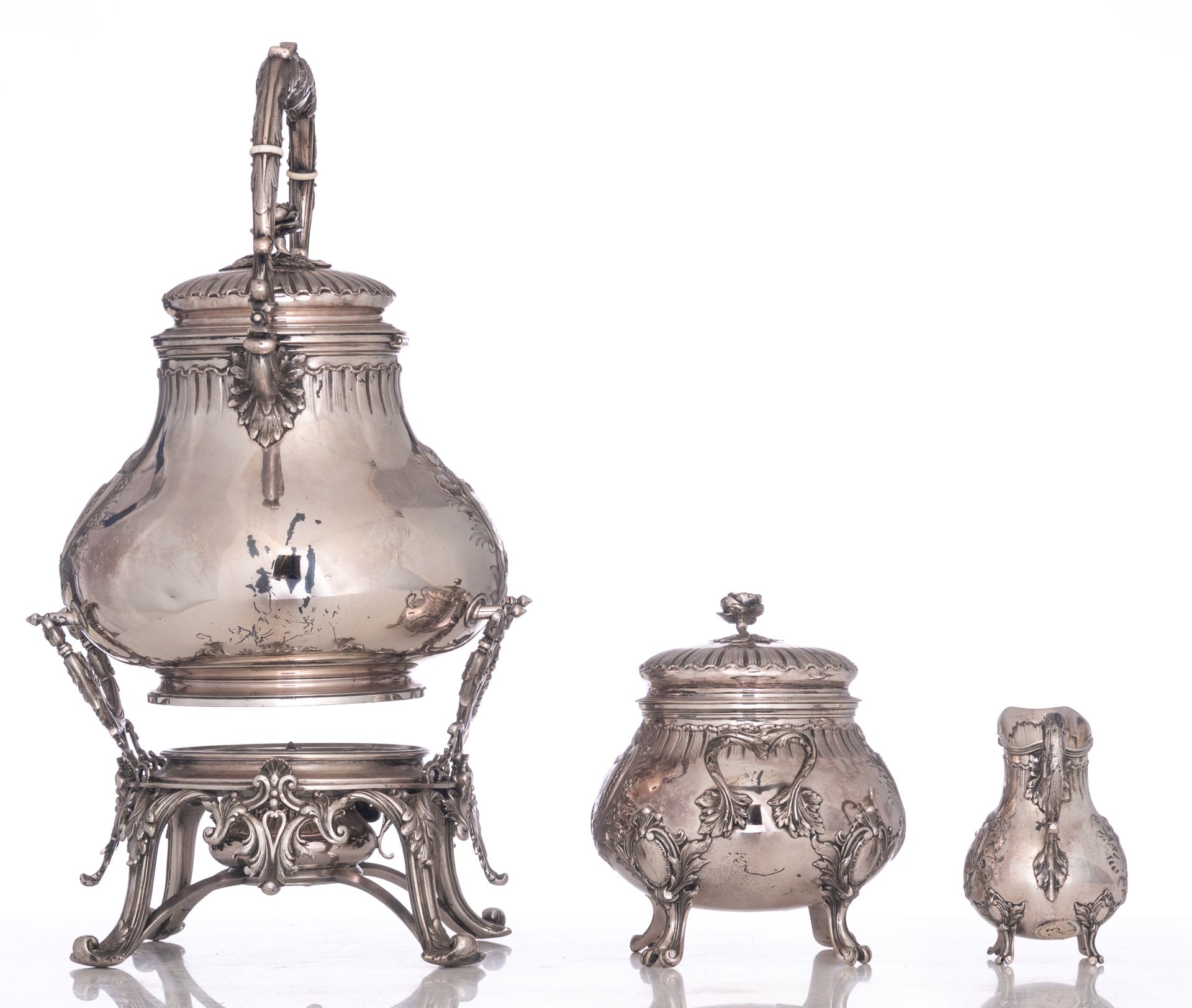A three-part French silver tea set, maker´s mark 'Boyer - Gallot - Sté SGDG', H 12,2 - 31 cm / total - Image 2 of 16