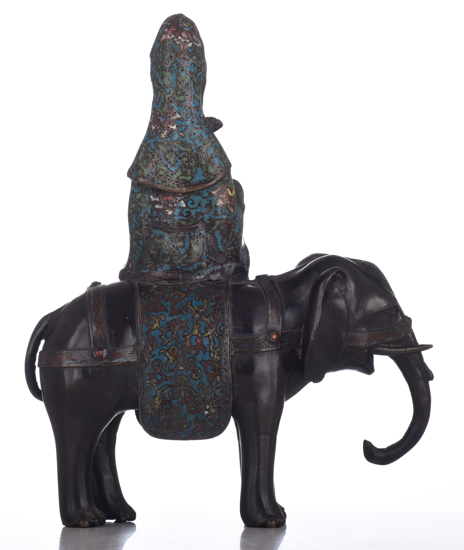 A collection of Japanese champlevé and cloisonné enamelled bronze ware, late 19thC/20thC, Tallest H - Image 34 of 37