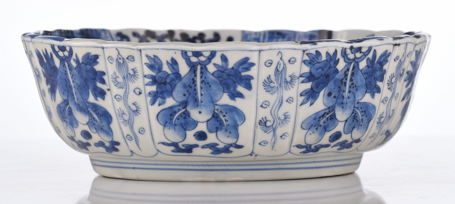 A Japanese Arita blue and white ribbed bowl, late Edo, ø 27 - H 9 cm - Image 6 of 7