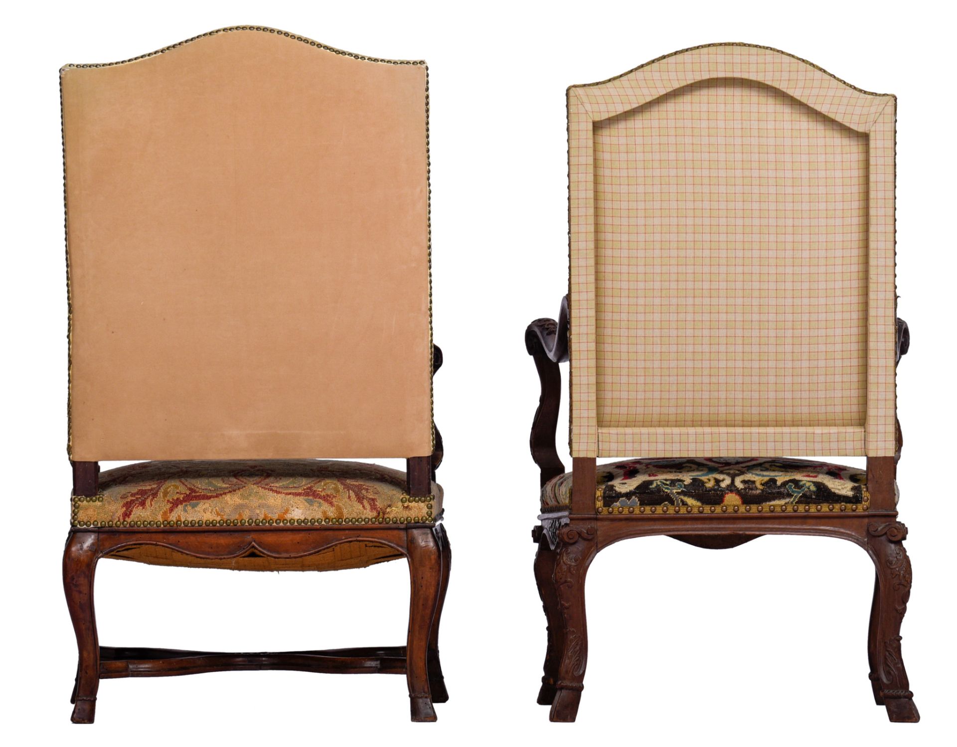 Two carved walnut Régence armchairs, H 120 - W 71 - H 116 - W 70 cm - Image 5 of 24