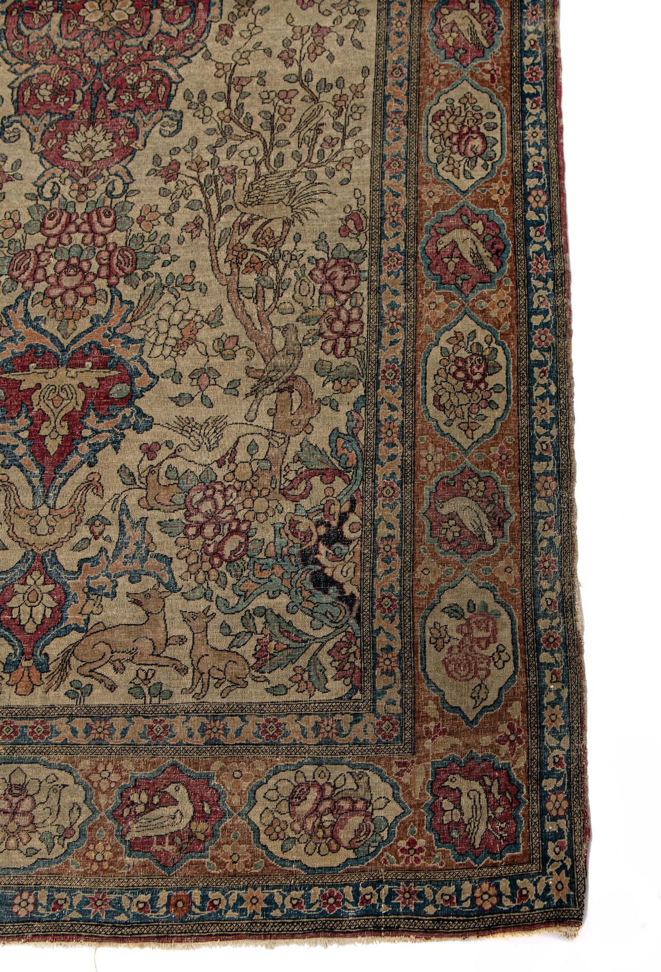 An antique Persian Ispahan rug, depicting the tree of life, 133 x 215 cm (+) - Image 5 of 9