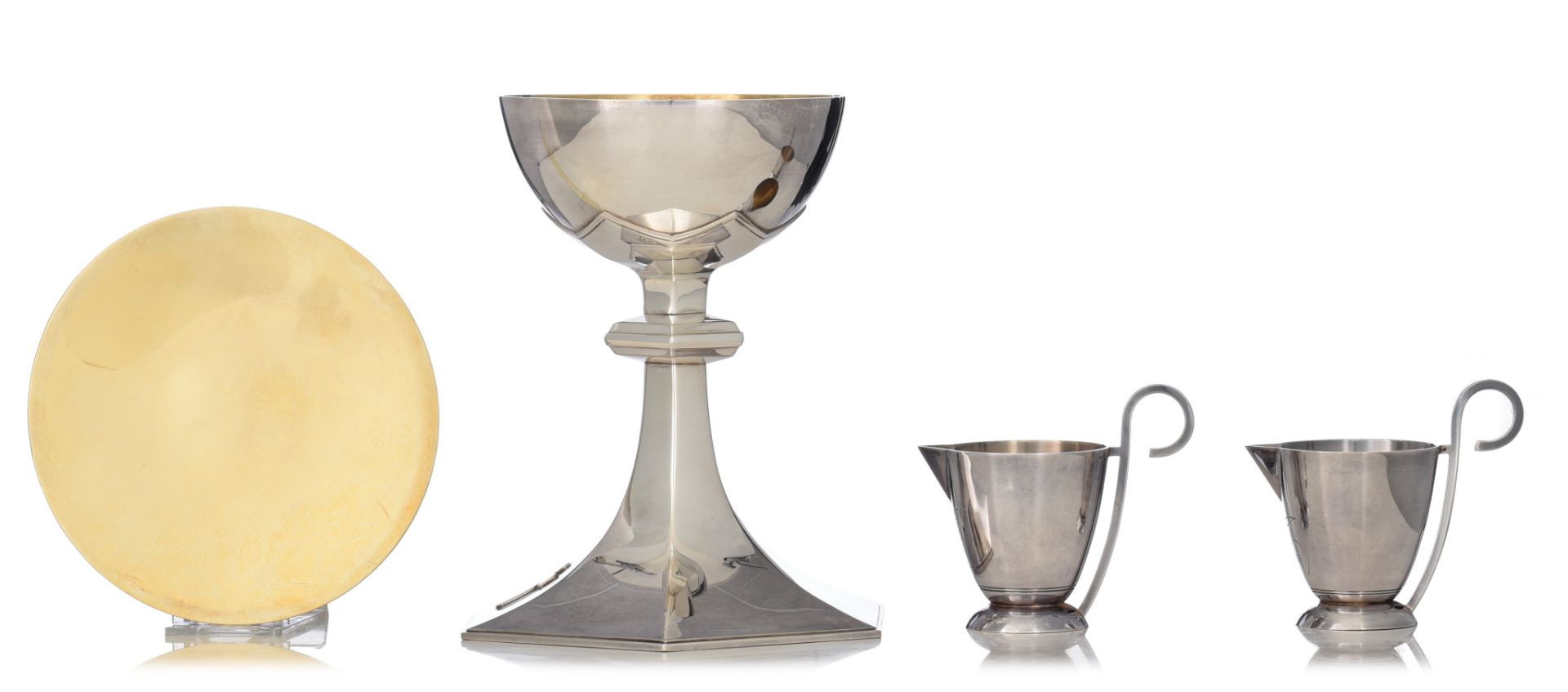 Two Art Deco style silver and gilt silver chalices and patens, in their original cassette, H 17 - 18 - Image 2 of 22