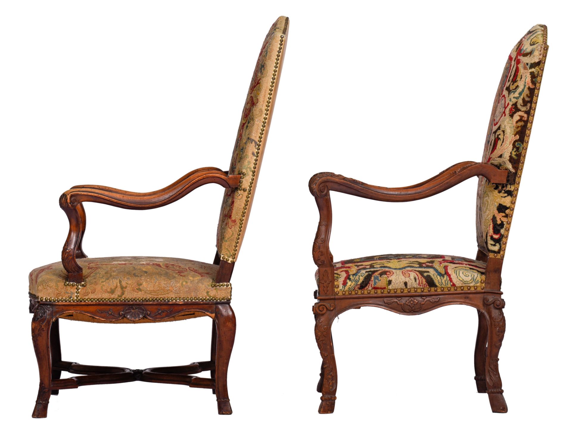 Two carved walnut Régence armchairs, H 120 - W 71 - H 116 - W 70 cm - Image 4 of 24
