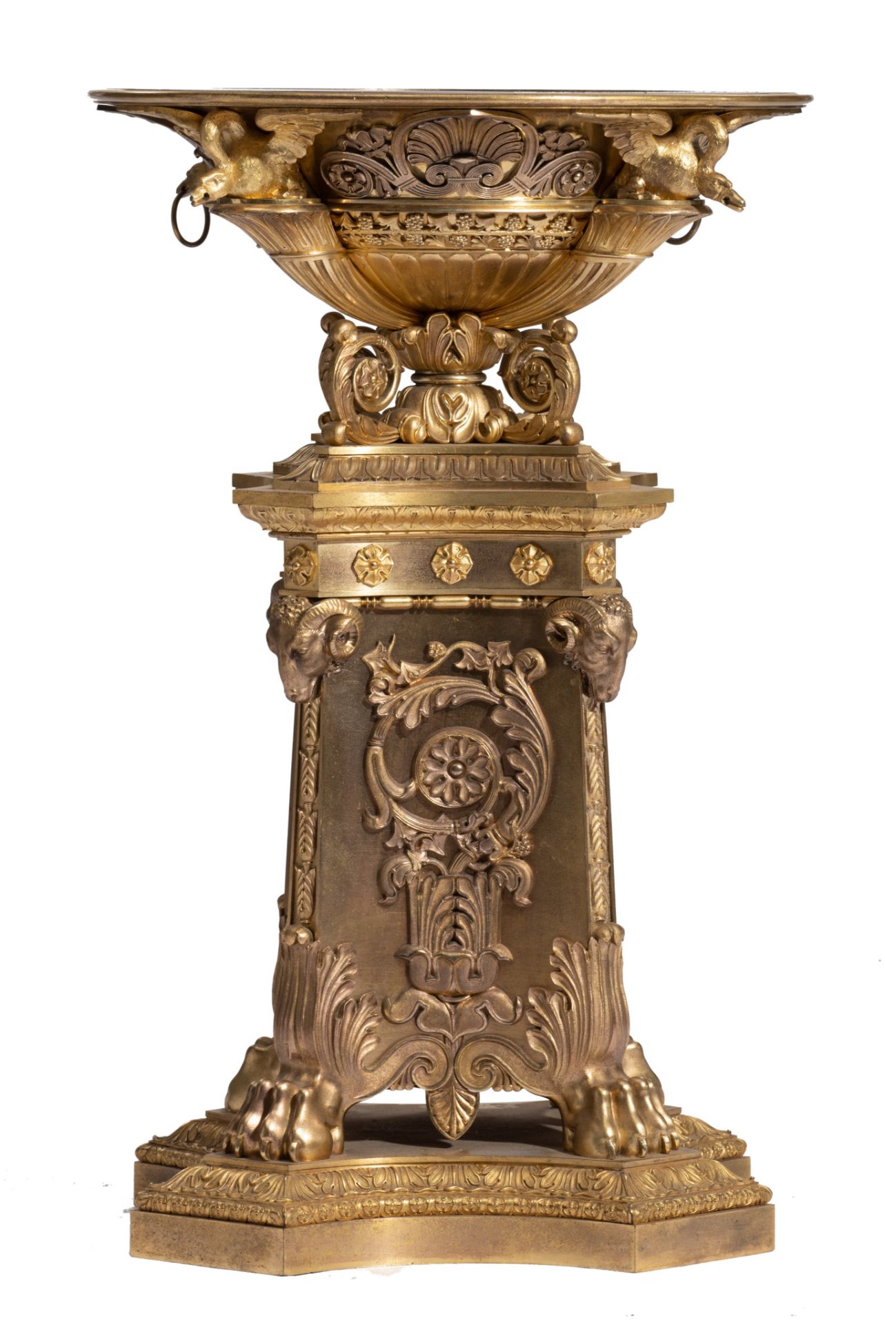 A fine French Restauration style gilt bronze 'surtout de table' centrepiece, in the manner of Pierre - Bild 3 aus 8