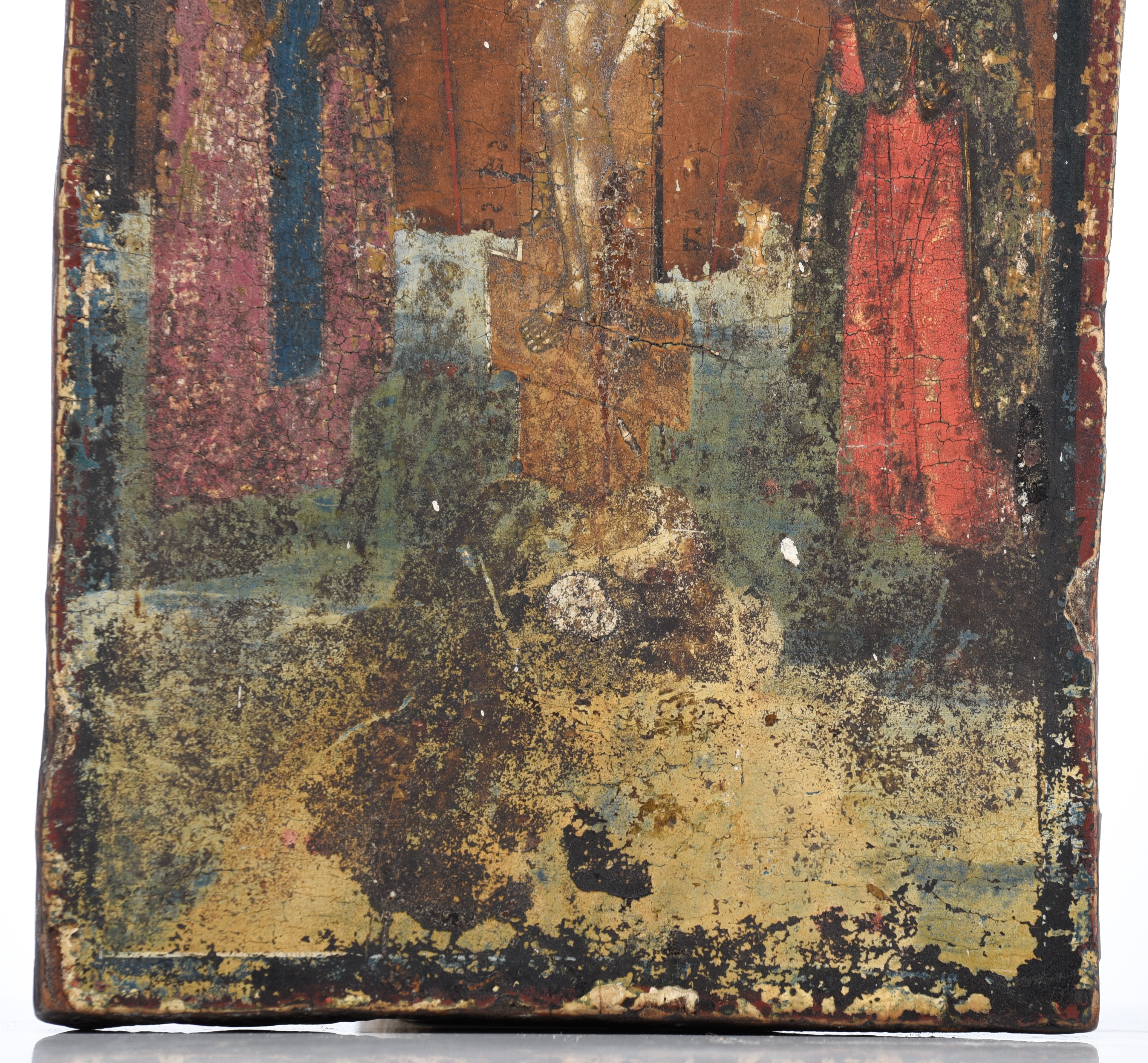 (T) An Eastern European icon, crucifixion scene with two saints, 17thC, 16 x 31 cm - Image 5 of 5