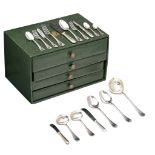 A silver-plated 'Perles' model flatware set by Christofle, in its leather box, H 27 - W 45 - D 29 cm