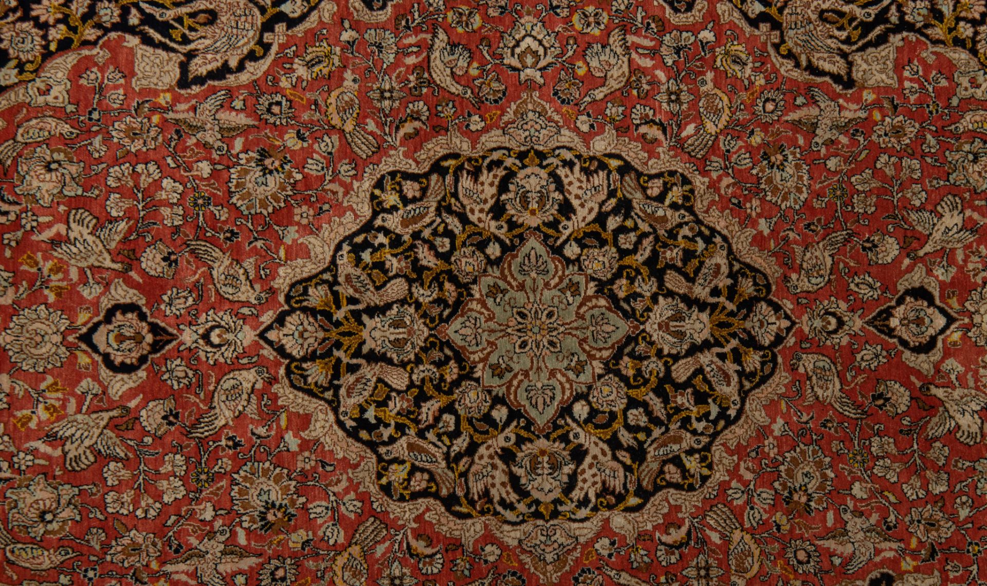 An Iran Ghoum carpet, floral decorated with birds, the borders with texts, silk, 137 x 216 cm - Image 4 of 6