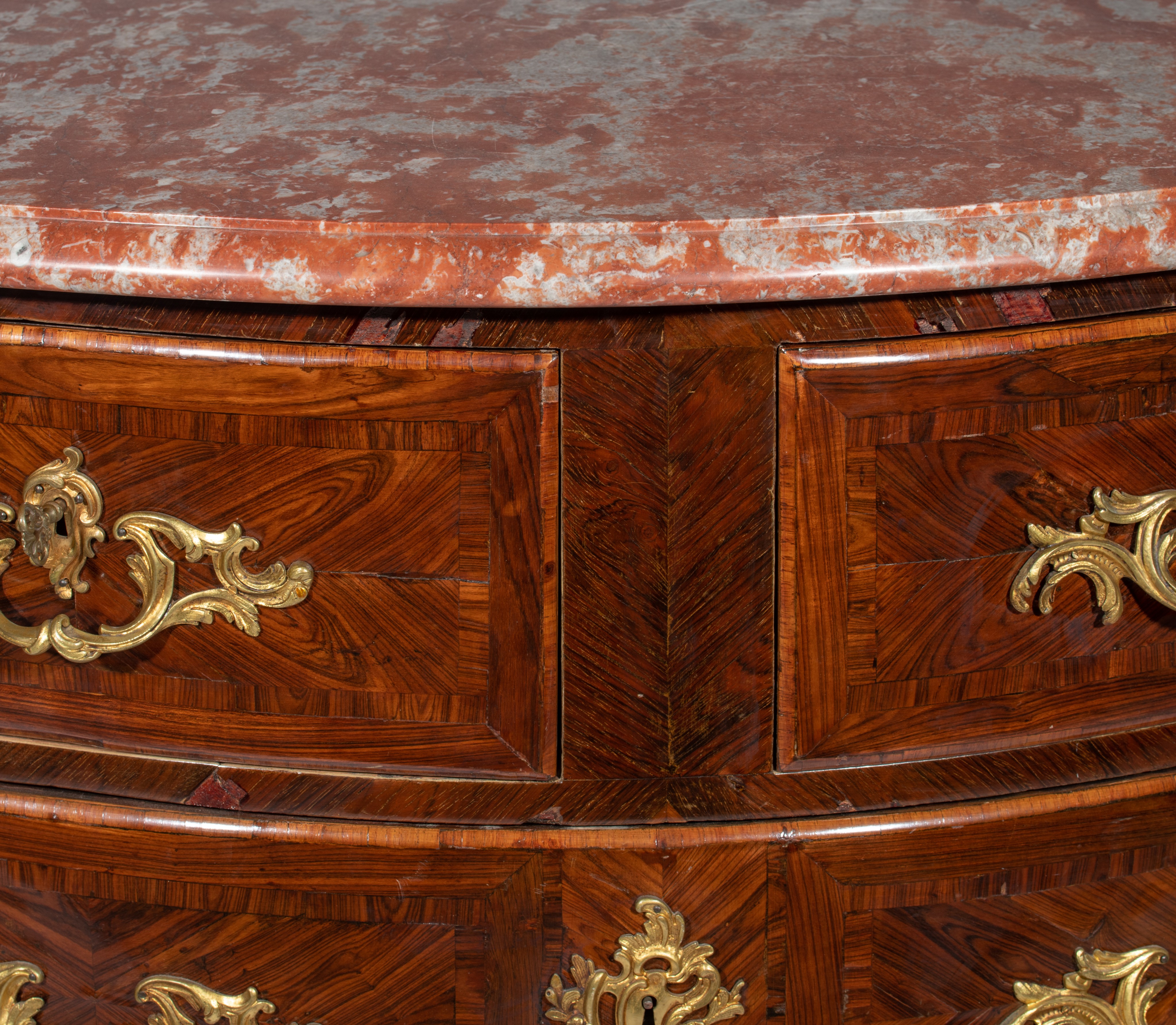 A fine Louis XV period rosewood veneered commode, mid 18thC, H 84 - W 114 - D 55 cm - Image 10 of 10