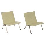 A pair of 'PK22 Easy Chairs', designed by Poul Kjærholm, H 71 - W 63 cm