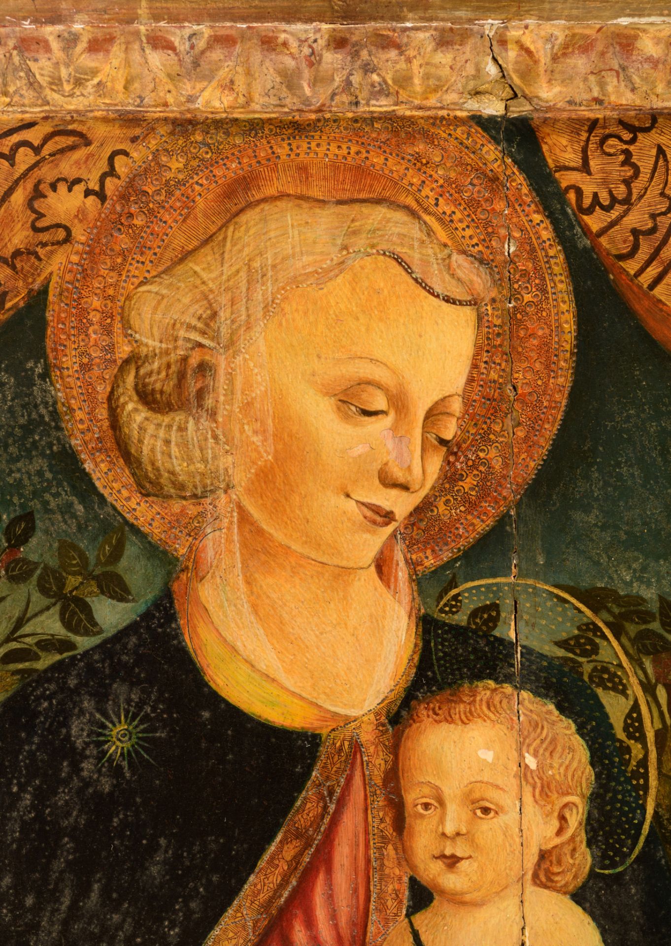 Madonna and Child, in the manner of the Italian Quattrocento, tempera and gold leaves on panel, 51 x - Bild 10 aus 12