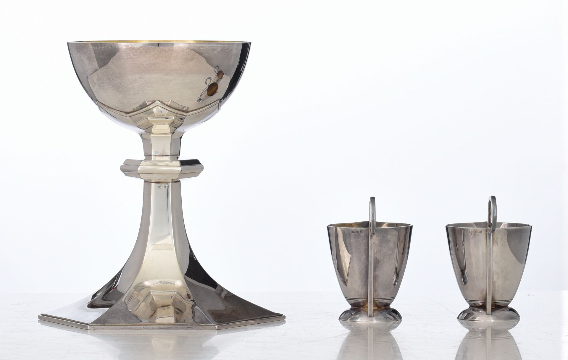 Two Art Deco style silver and gilt silver chalices and patens, in their original cassette, H 17 - 18 - Image 3 of 22