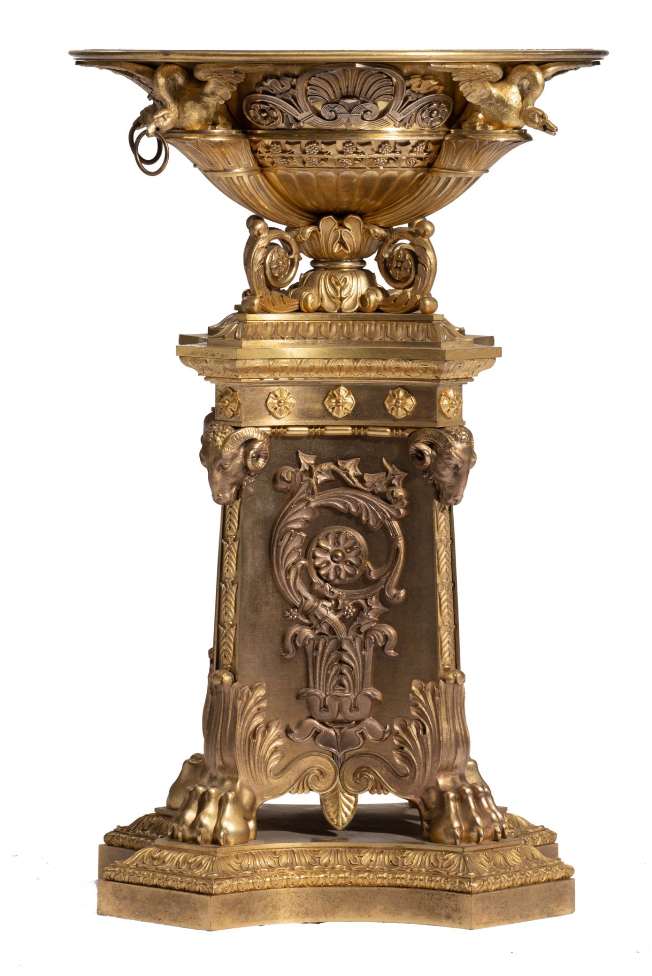 A fine French Restauration style gilt bronze 'surtout de table' centrepiece, in the manner of Pierre - Bild 2 aus 8
