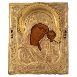 (T) An Eastern European icon depicting the 'Mother of God of Kazan', 27 x 31,5 cm