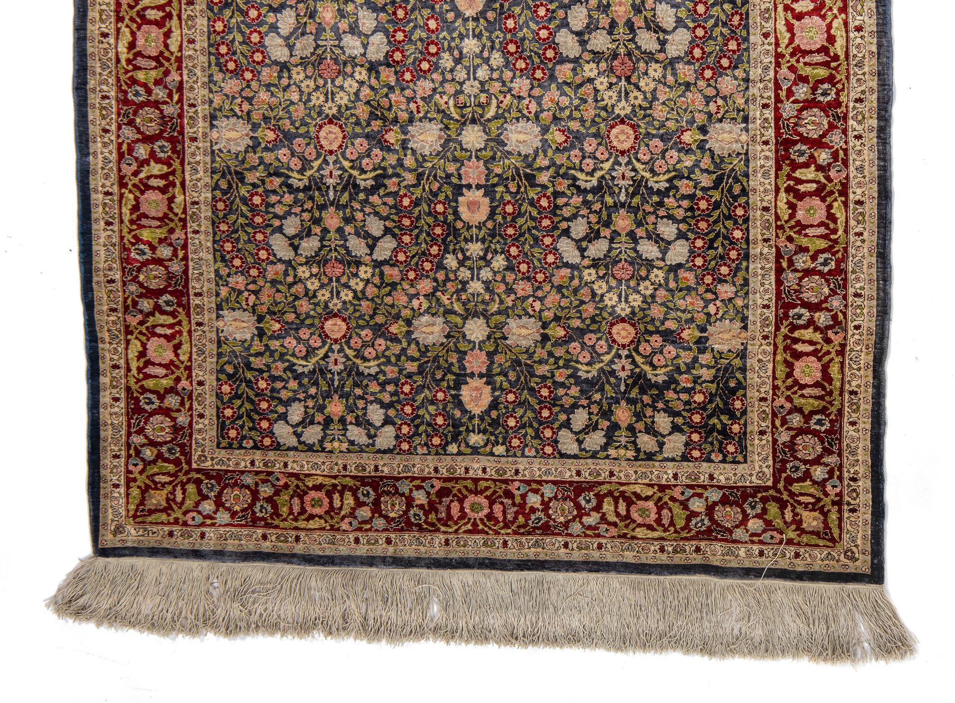 A signed Turkish Hereke millefleurs rug, silk on silk, 103,5 x 155 cm - Image 6 of 6