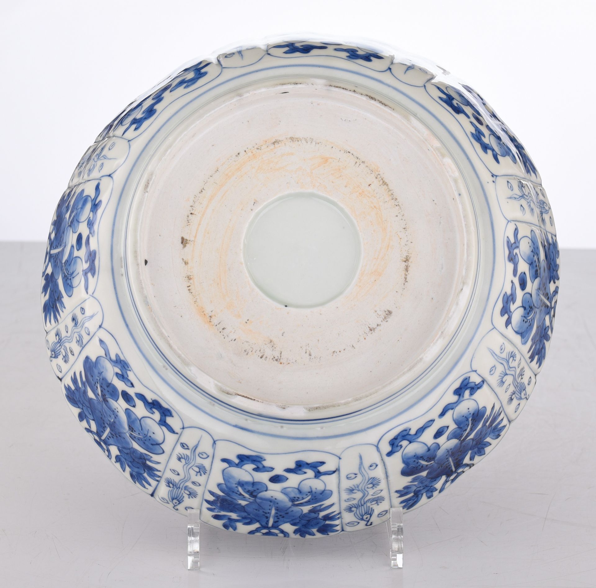 A Japanese Arita blue and white ribbed bowl, late Edo, ø 27 - H 9 cm - Image 3 of 7