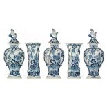 A fine Rococo Delft blue and white chinoiserie five-piece garniture set, 18thC, H 29,5 - 41 cm