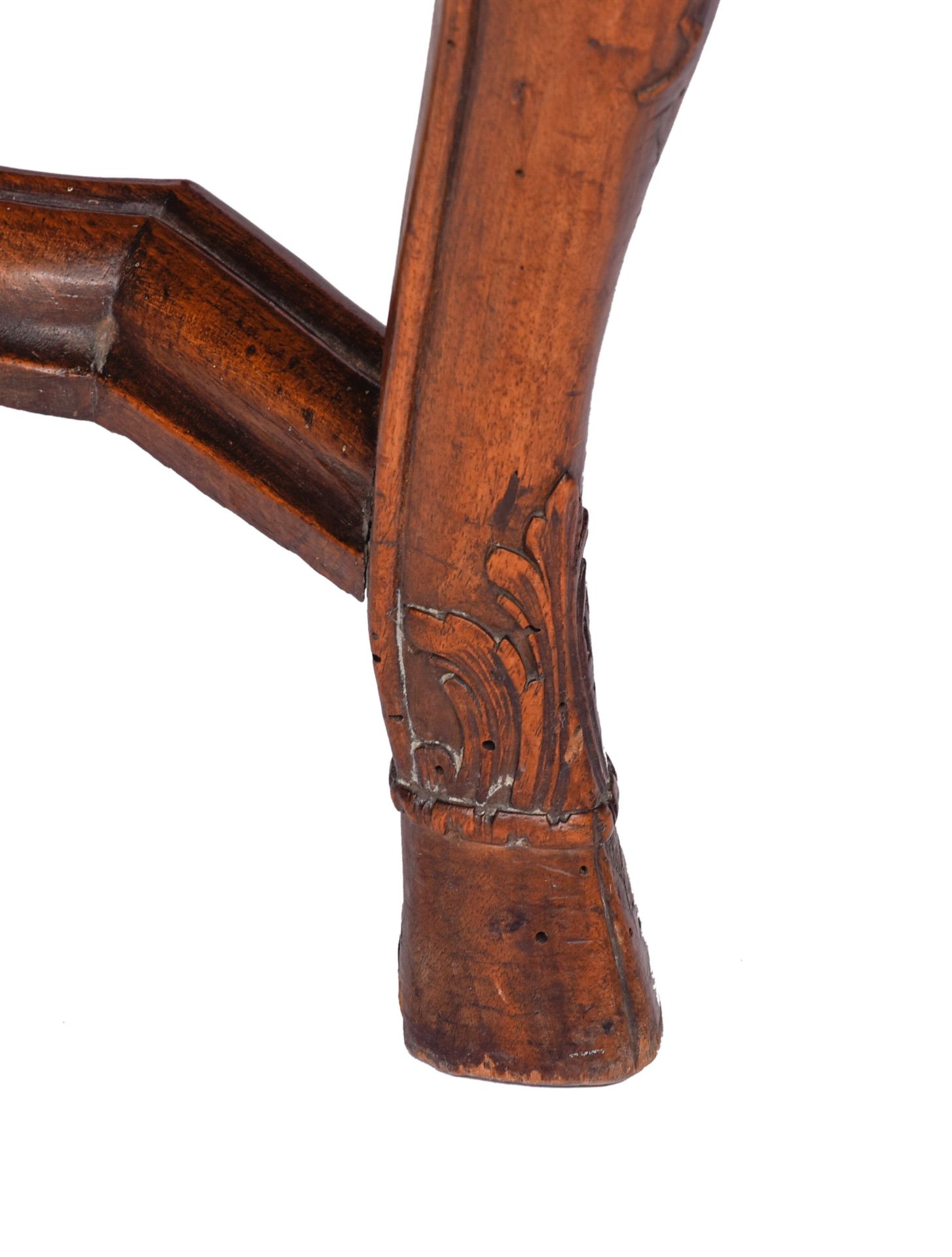 Two carved walnut Régence armchairs, H 120 - W 71 - H 116 - W 70 cm - Image 16 of 24