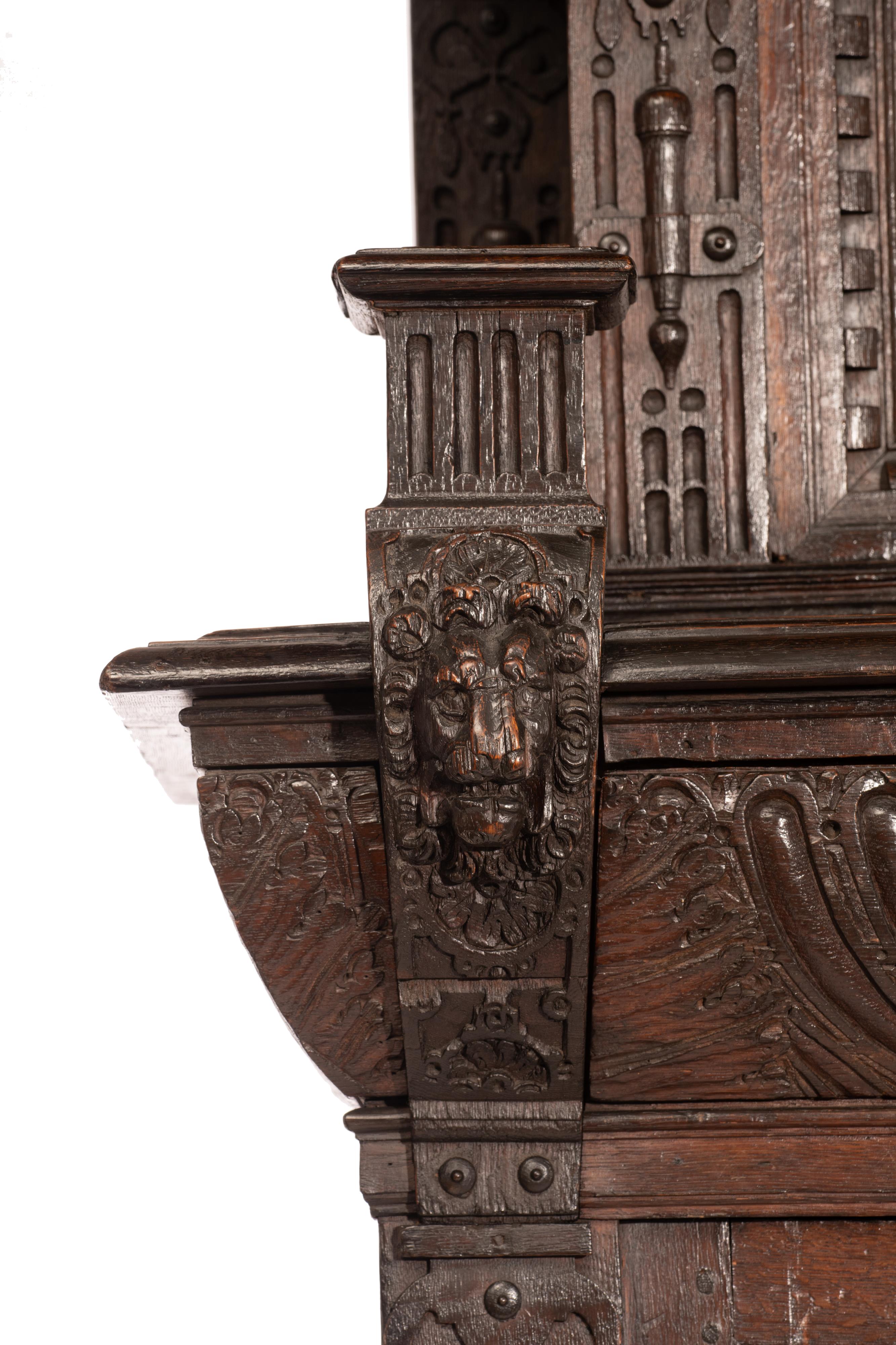 (T) A Flemish Renaissance carved oak cupboard, 17thC, H 178 - W 137 - D 69 cm - Image 9 of 12