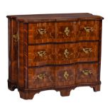 A magnificent German Rococo commode with elegant floral marquetry, mid 18thC, H 93 - W 112 - D 56 cm