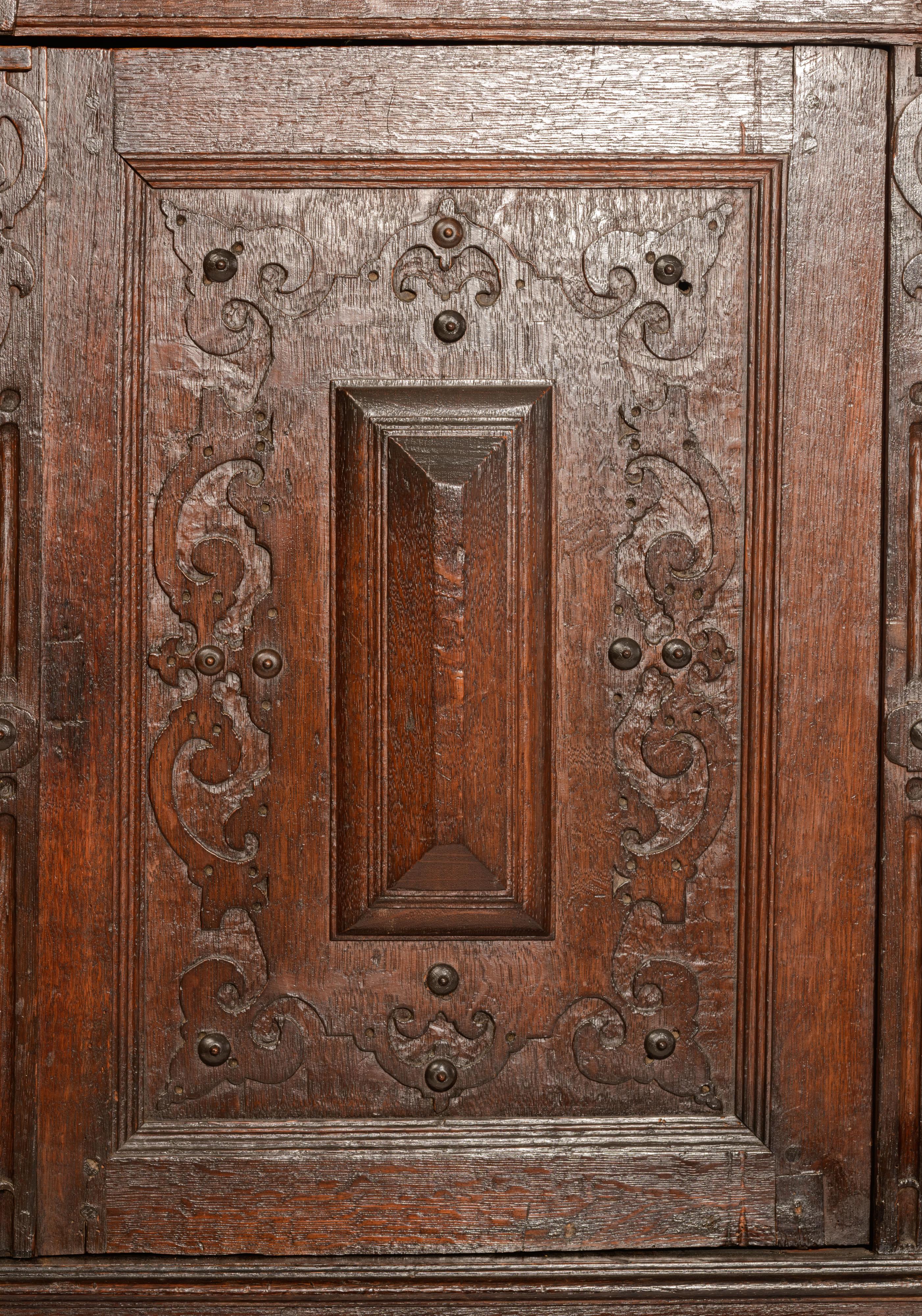 (T) A Flemish Renaissance carved oak cupboard, 17thC, H 178 - W 137 - D 69 cm - Image 6 of 12