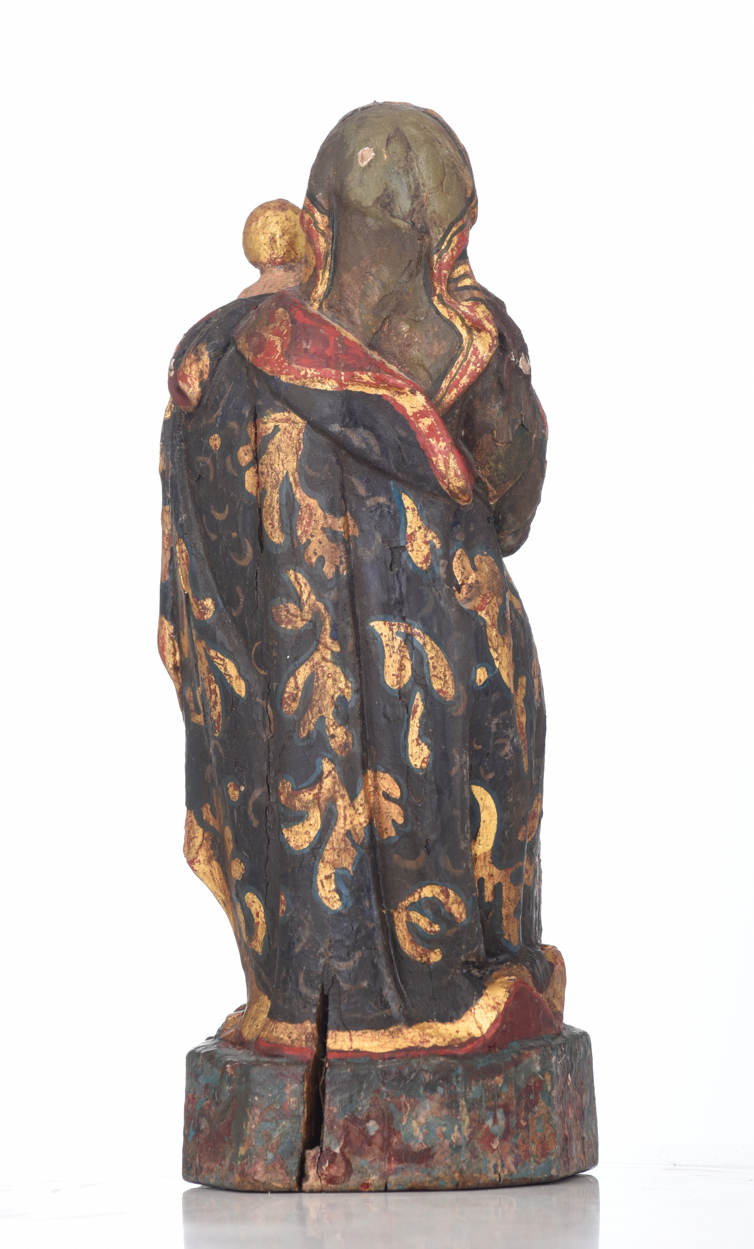 A polychrome and gilt painted walnut Madonna and Child, 17thC, Spain, H 23,5 cm - Image 3 of 11