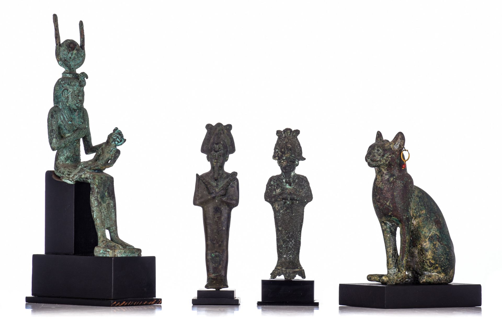 A collection of 10 Egyptian works of art in various materials, 7,6 - 23,5 cm (+) - Image 6 of 9