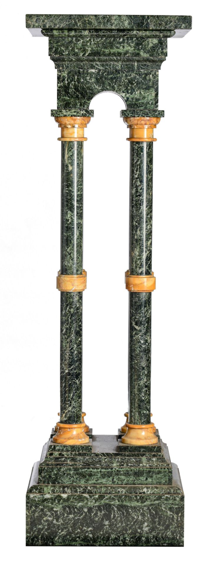 (T) A Neoclassical vert de mer marble four-column pedestal, H 114 cm - Bild 3 aus 8
