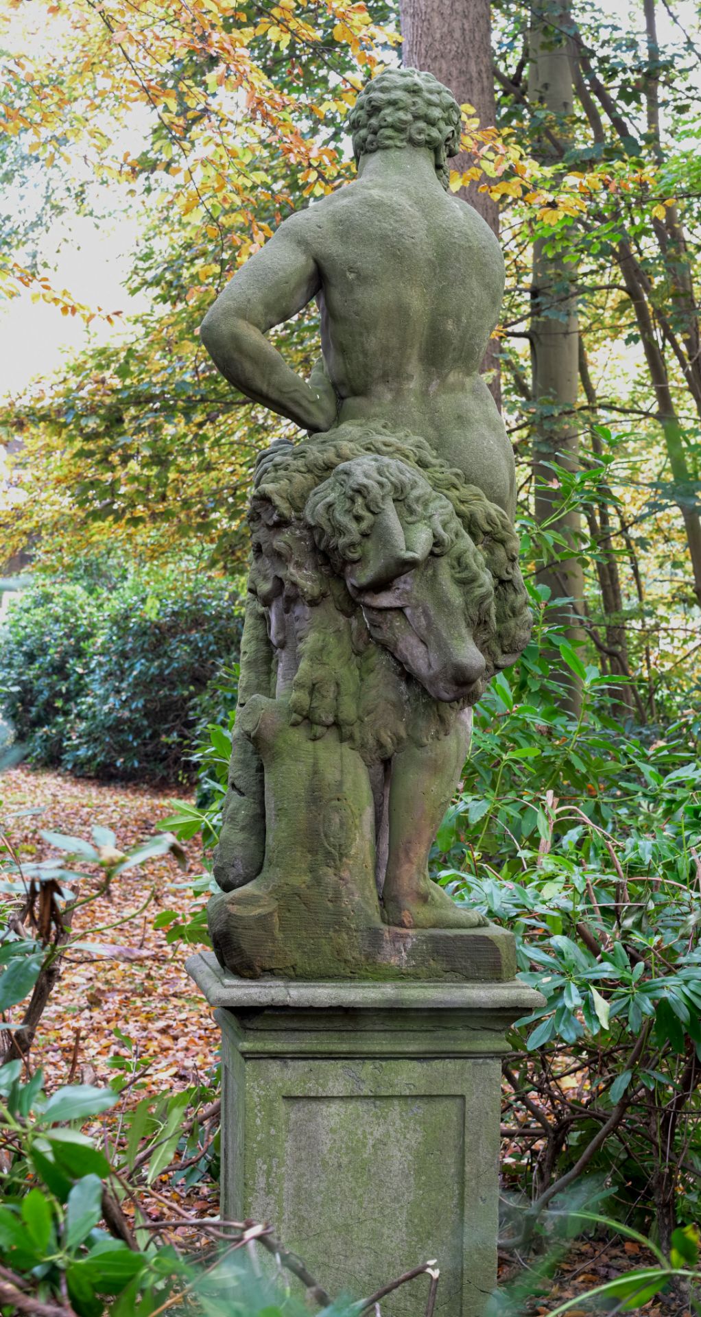 PREMIUM LOT Hendrik Pulinx (Bruges, 1698-1781), an exceptional stone garden sculpture of Hercules, d - Image 4 of 9