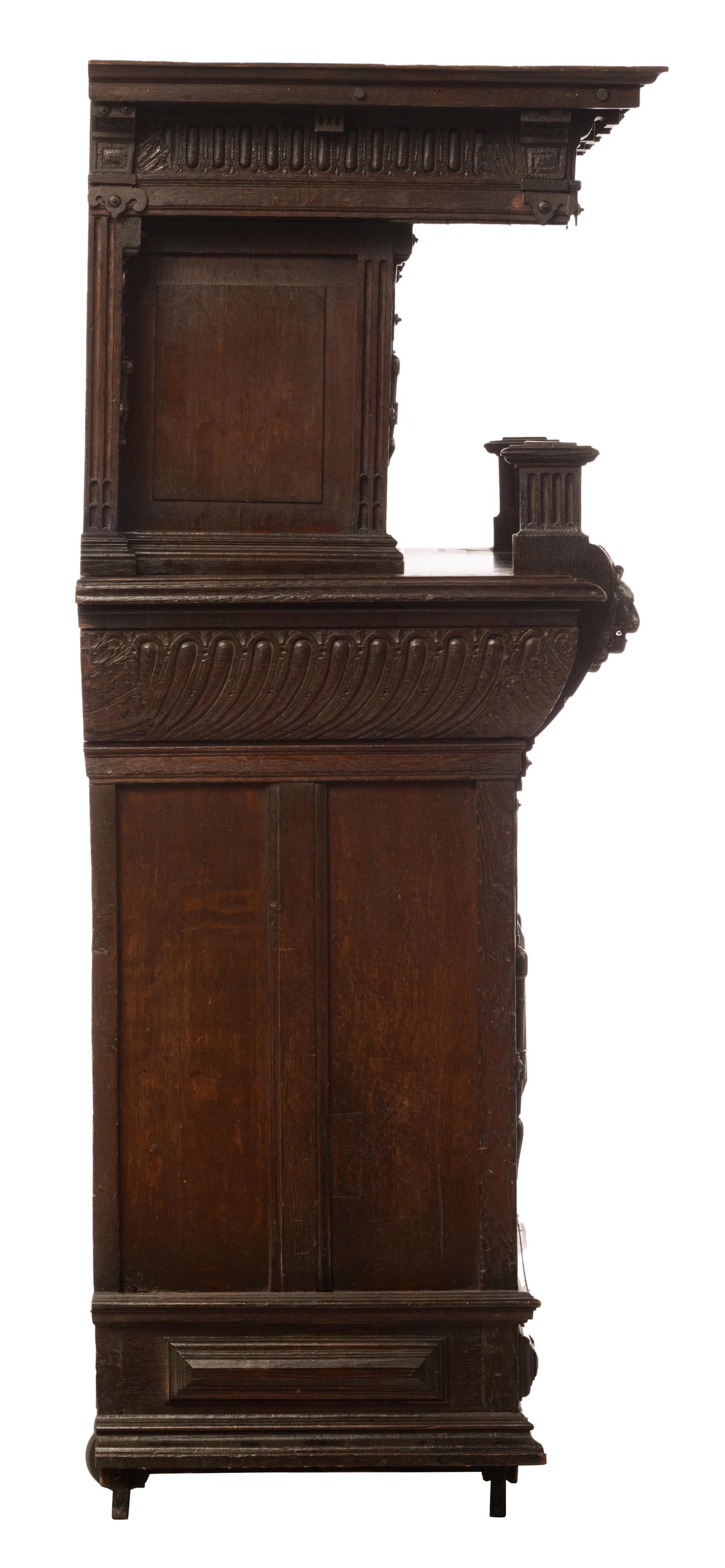 (T) A Flemish Renaissance carved oak cupboard, 17thC, H 178 - W 137 - D 69 cm - Image 4 of 12