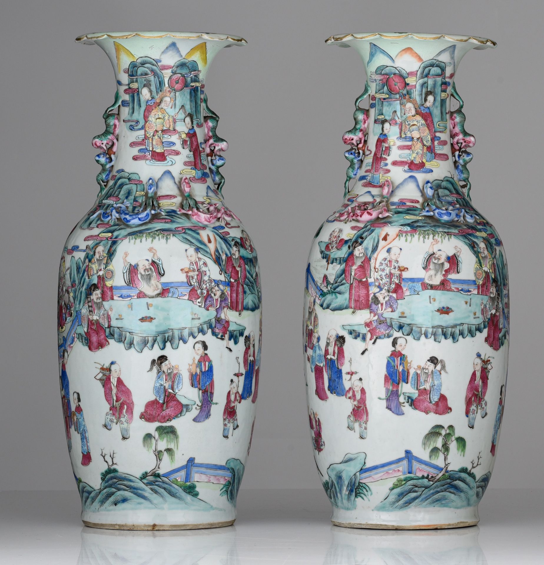 A pair of Chinese famille rose 'banquet' vases, 19thC, H 63,5 cm - Image 4 of 7
