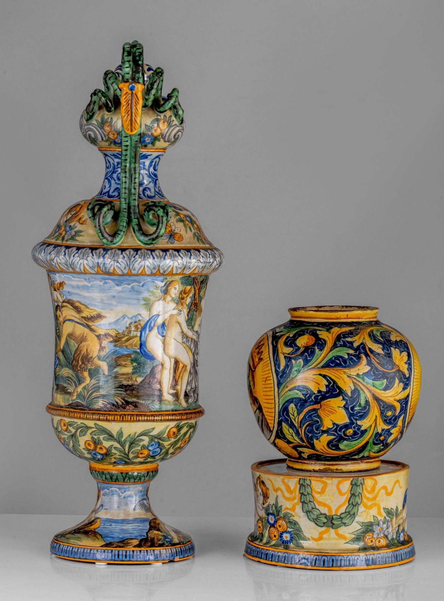 (BIDDING ONLY ON CARLOBONTE.BE) A large majolica type vase on stand, and a matching smaller vase, H - Image 5 of 13