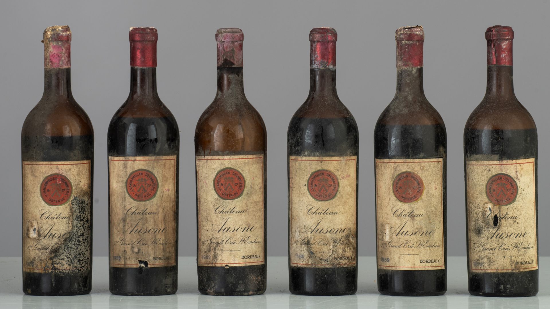 A collection of 22 bottles Ch‚teau Ausone, 1er Grand Cr˚ St Emillion, Bordeaux 1952, bottled by J. V - Image 3 of 7