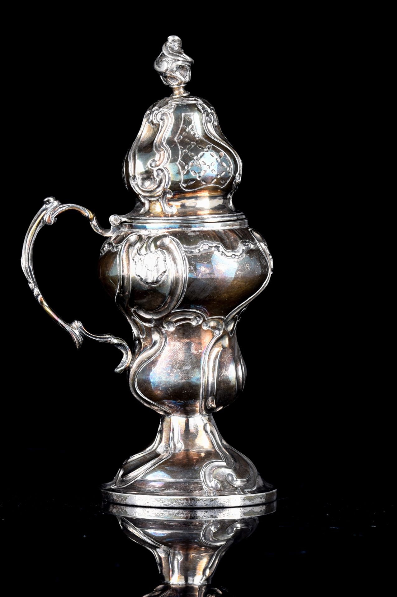 An 18thC silver mustard pot, hallmarked Oudenaarde, total weight: ca 230 g, H 17 cm - Image 4 of 8