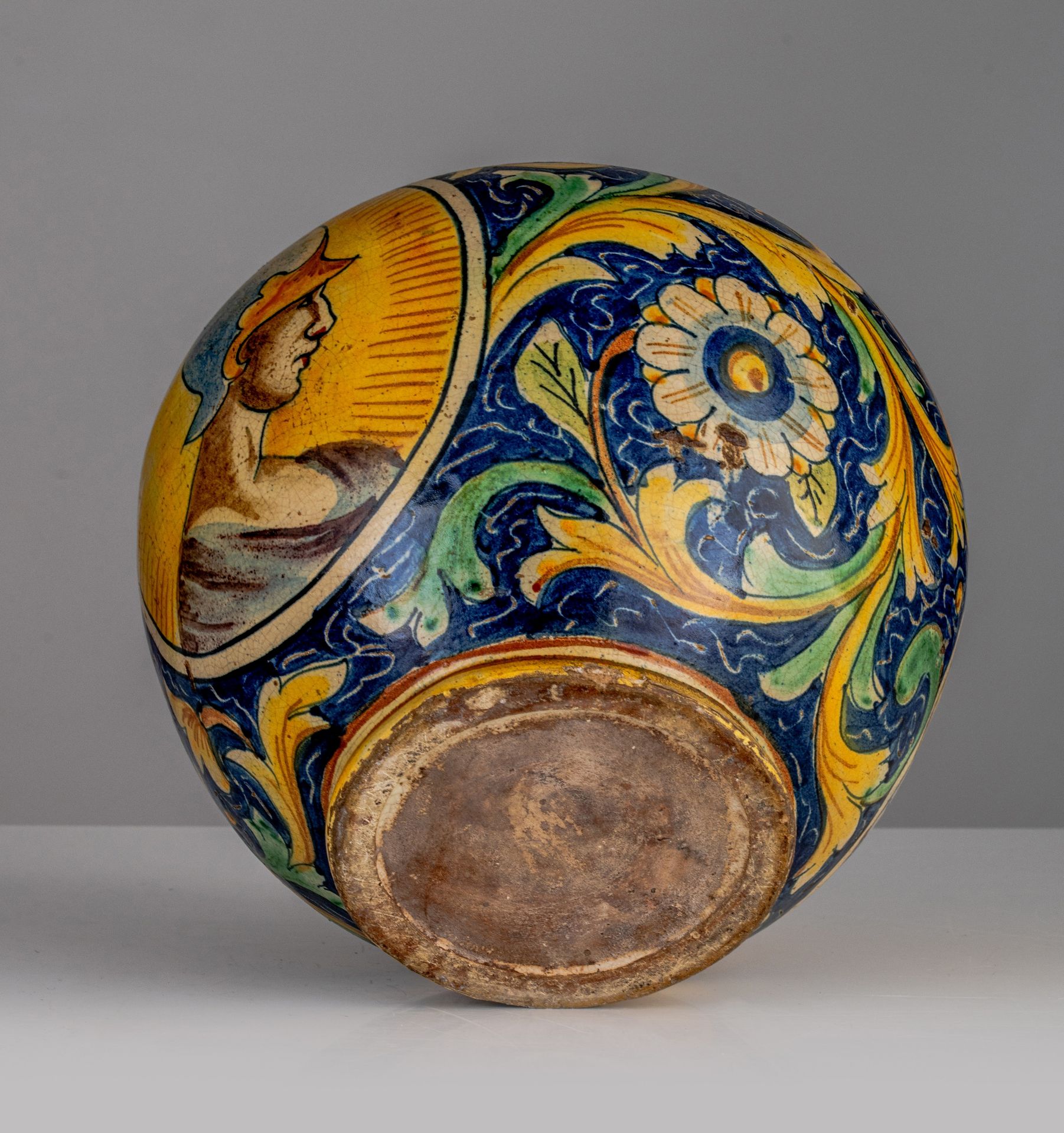 (BIDDING ONLY ON CARLOBONTE.BE) A large majolica type vase on stand, and a matching smaller vase, H - Image 11 of 13