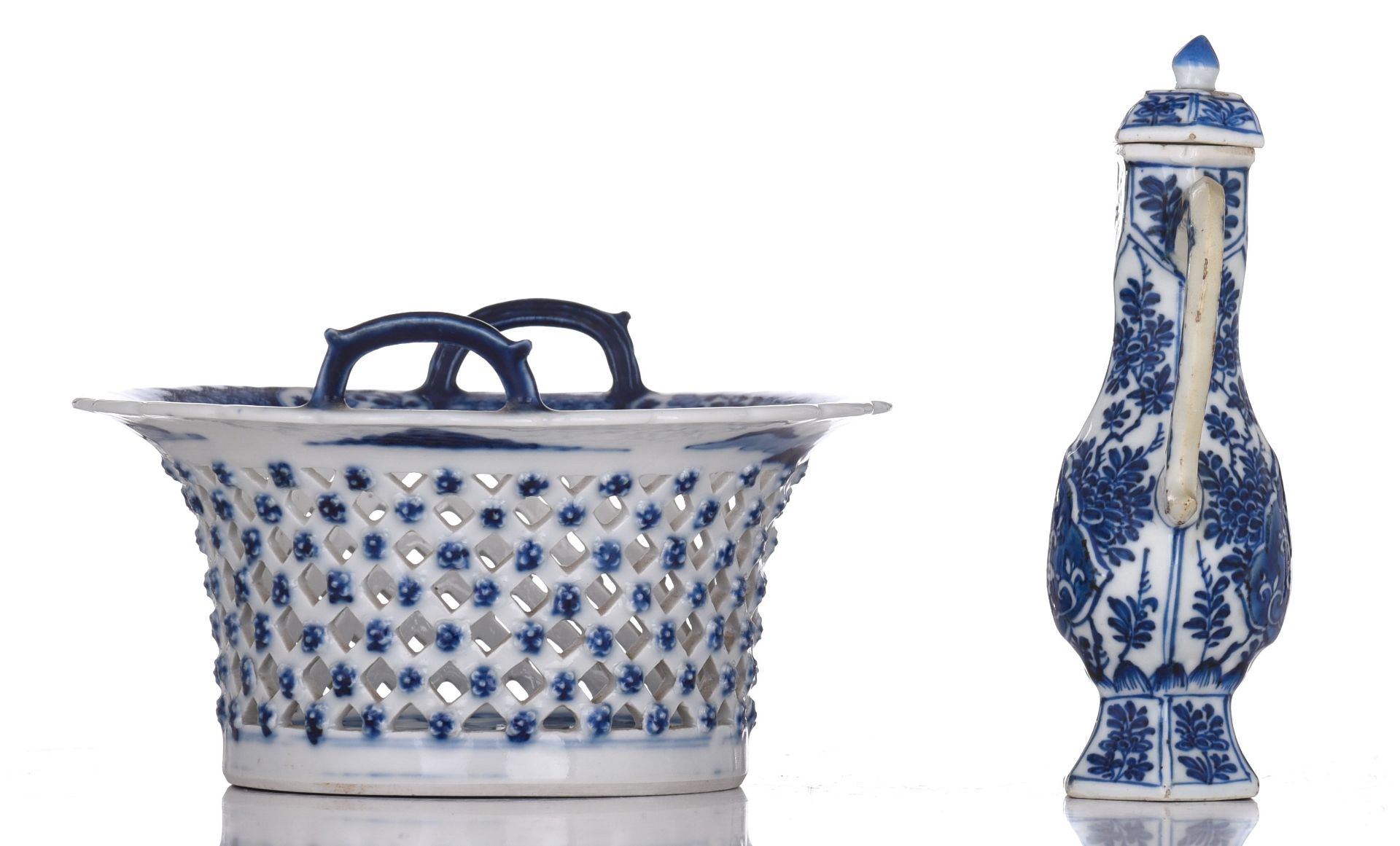 A Chinese blue and white openwork 'Hunting' basket, with symbol mark and of the Kangxi period, H 10, - Image 3 of 17